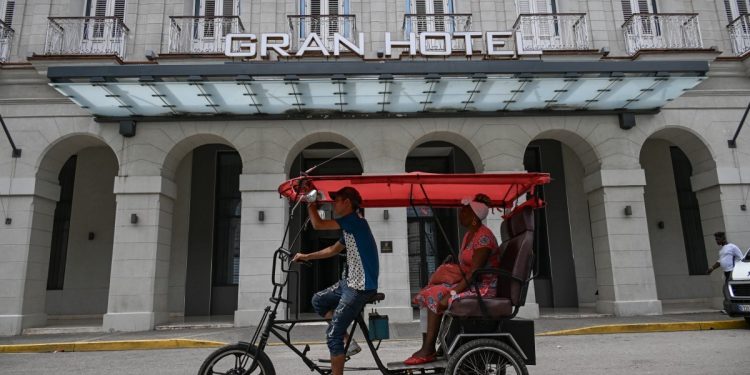 Pressão dos EUA com ameaça de sanções provoca retirada de empresas estrangeiras de Cuba