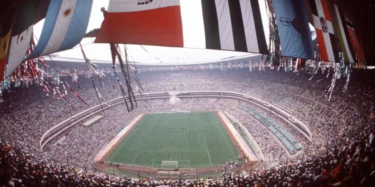 Estadio Azteca na Copa do Mundo de 1986 — Foto: Arquivo/Fifa
