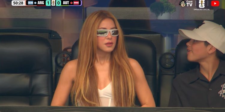 Shakira parabeniza Brasil pela vitória : 'Me fez lembrar o rei'
