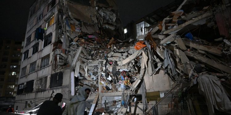 Terremoto na Venezuela deixa 164 mortos e quase mil feridos