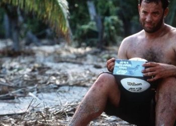 Tom Hanks revela qual é a única cena de 'Náufrago' que não assiste até hoje: 'Levanto e saio da sala'