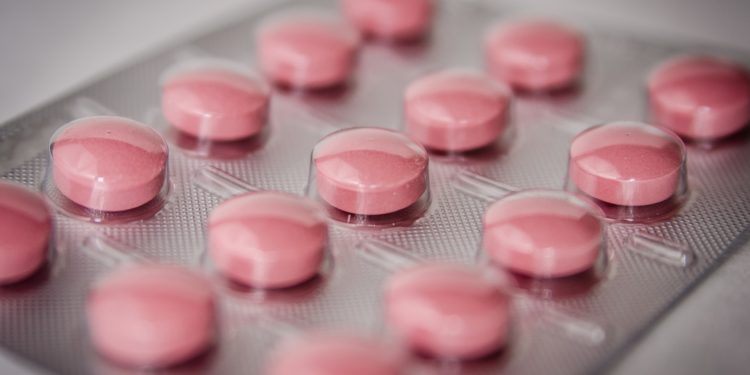 Três crianças morrem nos EUA após superdose de remédios em meio a 'trend' de desafio do anti-histamínico