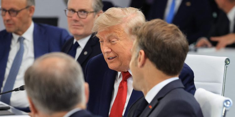 Trump chega a 2º dia do encontro de líderes do G7 e dispara: 'Eu sou o chefe'; veja vídeo