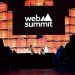 Henna Virkkunen, vice-presidente executiva da União Europeia para Soberania Tecnológica, Segurança e Democracia (à direita), conversa com Maria Curi, repórter de política tecnológica da Axios no palco principal do Web Summit Rio, no Riocentro — Foto: Paul Devlin/Web Summit via Sportsfile