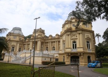 Um exemplo de como o RJ nas mãos de Castro esbanjava até com combustível