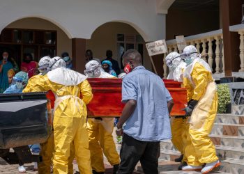 Uma epidemia sem vacina, sob ameaça de grupos armados: Ebola volta a se espalhar na República Democrática do Congo
