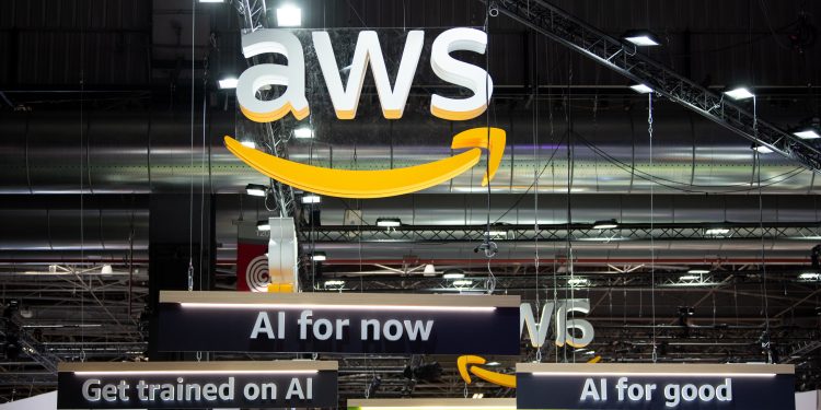 Unidades de computação em nuvem da Microsoft e da Amazon enfrentam regras mais duras da UE para big techs