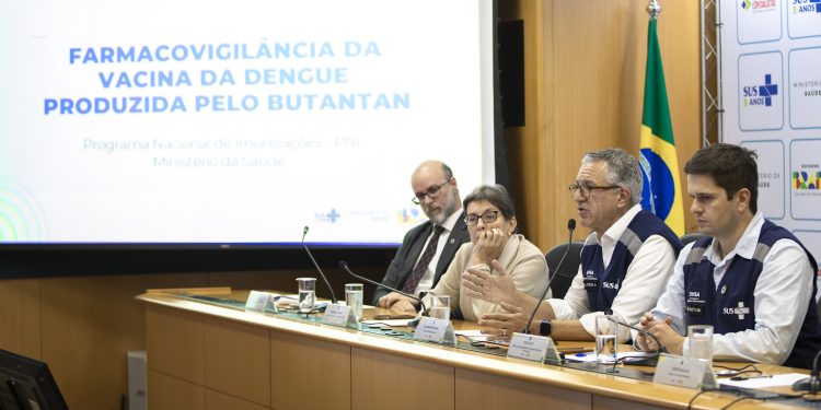 Vacina contra a dengue do Butantan suspensa: em 10 pontos, entenda o que se sabe sobre a paralisação