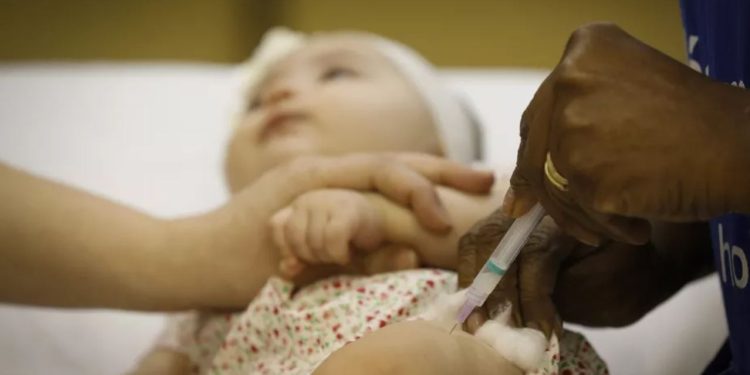 Vacina pneumocócica: SUS começa oferta de novo imunizante que amplia proteção; saiba quem pode receber