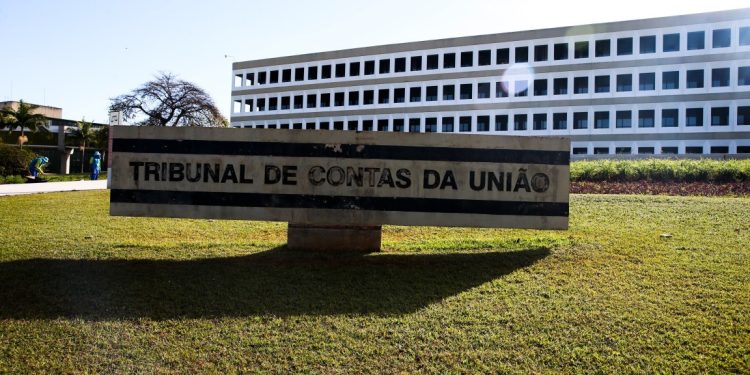 Vaga no TCU já movimenta a Câmara