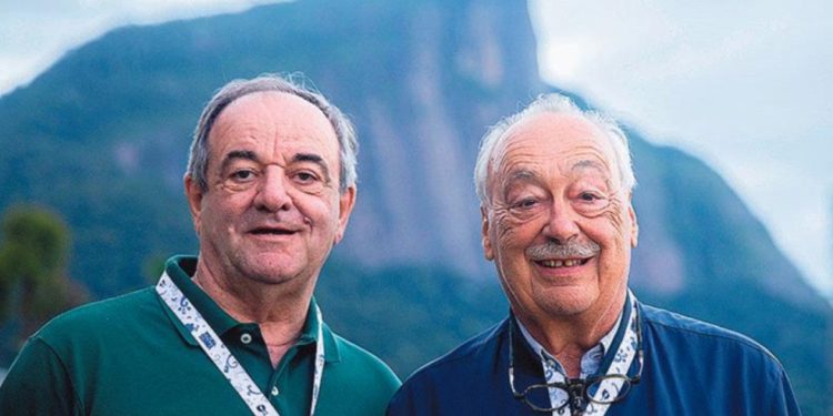 Dois dos maiores nomes da vitivinicultura portuguesa, Anselmo Mendes (esq.) e Luis Pato, estão no Vinhos de Portugal junto a cerca de 80 produtores — Foto: Becca Maria