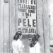 Foto publicada pela embaixada mexicana em carta que homenageou o Rei Pelé: mensagem em frente a teatro em Guadalajara — Foto: Reprodução