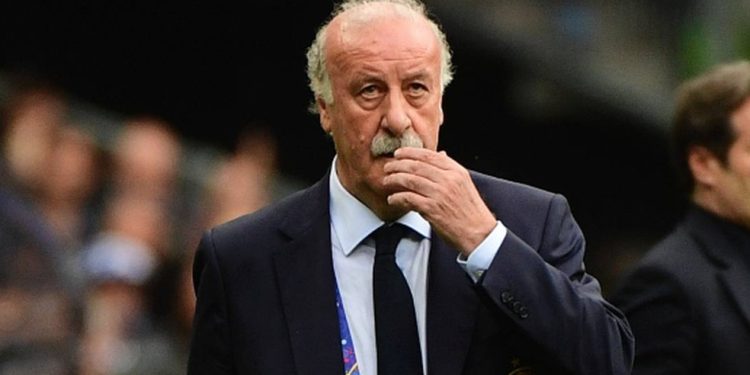 Vicente Del Bosque comandou a Espanha no título mundial de 2010 — Foto: PIERRE-PHILIPPE MARCOU / AFP