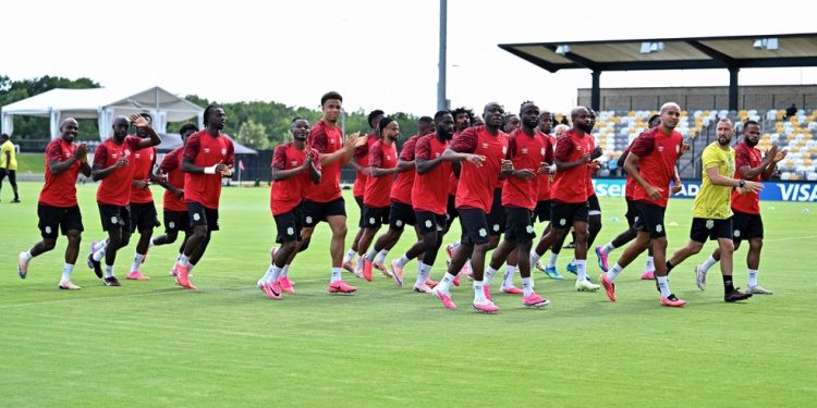 Jogadores da República Democrática do Congo treinam em Houston, no Texas, para sua estreia na Copa do Mundo de 2026 — Foto: Maria Lysaker Getty Images via AFP