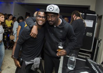 Seu Jorge e Pretinho da Serrinha dividem a noite no Village Superbet, no Jockey — Foto: Barbara Lopes