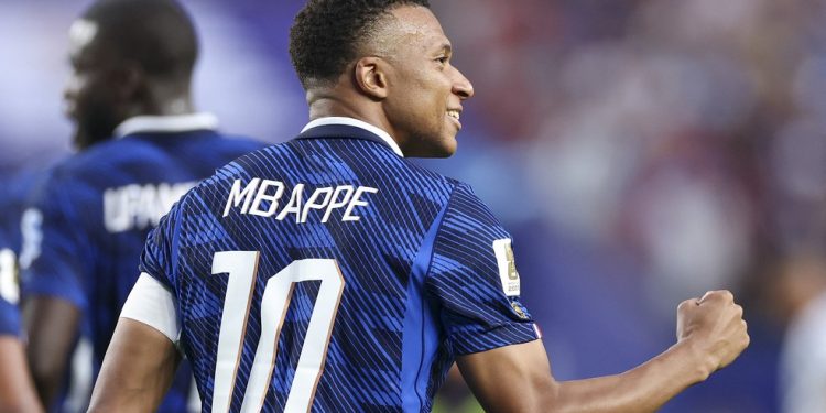 Mbappé em França x Iraque — Foto: Dan Mullan/Getty Images/AFP
