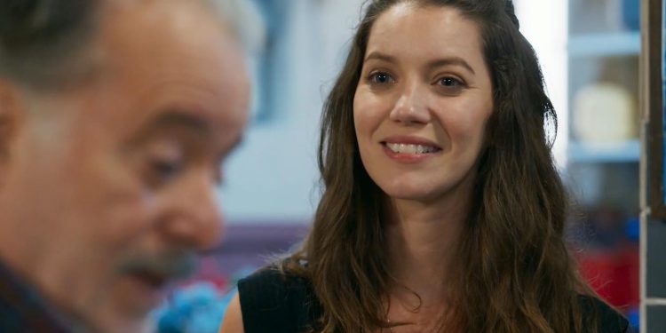 ‘Quem ama cuida’: Francesca beija Otoniel