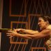 'A Dona dos Raios e do Vento' ganha nova temporada no Teatro Fashion Mall, embalada pelo repertório de Maria Bethânia
