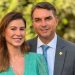A mulher de Flávio Bolsonaro se prepara para a campanha