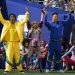 Análise: Show do intervalo entrega espetáculo à la Super Bowl, mas se perde nos excessos