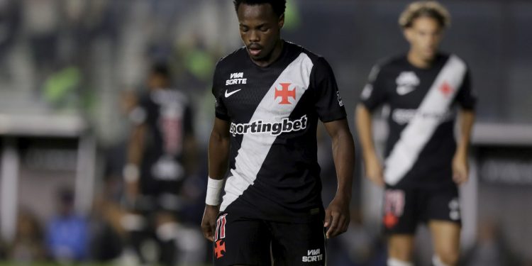 Andrés Gómez cogita 'algo espiritual' para fase negativa do Vasco: 'Situação complicada'