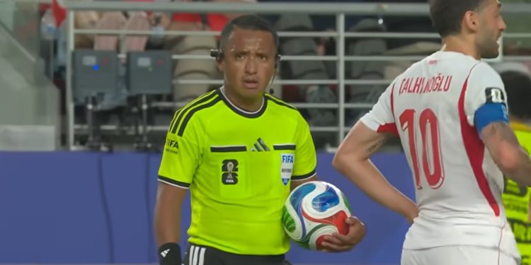 Árbitro que aplicou pela primeira vez 'Lei Vini Jr.' vai apitar semifinal da Copa entre Espanha e França