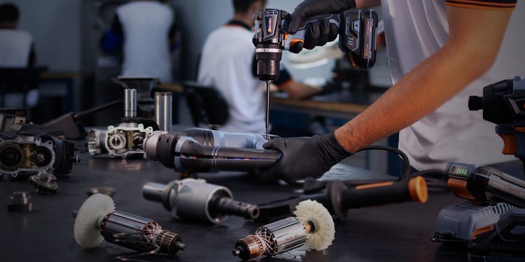 Assistência técnica fortalece o setor de ferramentas