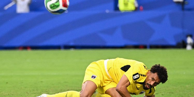 Associação chilena abre exceção e autoriza uso de apelido de Vozinha na camisa do Colo-Colo