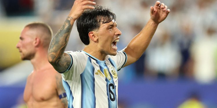 Autor de um dos gols da classificação da Argentina, Martínez destaca resiliência: 'Nunca nos damos por vencidos'