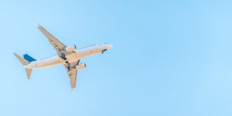 Avião cargueiro desaparece após perder contato com torre de controle no Paquistão