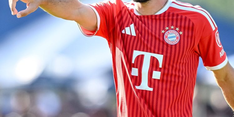 Bayern de Munique aplica goleada de 15 a 0 e faz 'até o placar travar' em amistoso; veja os melhores momentos