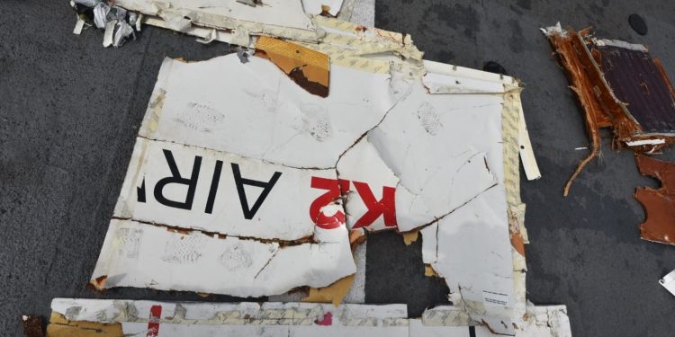 Boeing 737: veja imagens dos destroços de avião desaparecido no Paquistão