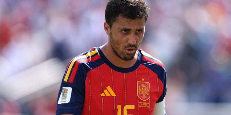 Bola de Ouro da Copa do Mundo, Rodri passa por cirurgia nas costas