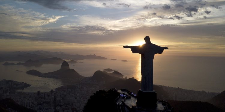 Brasil é o 4º país que mais ampliou o número de turistas estrangeiros após pandemia, diz OCDE