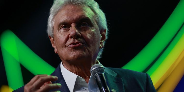Caiado critica Lula e Flávio Bolsonaro após anúncio de tarifaço dos EUA: 'A polarização está saindo cara para o país'