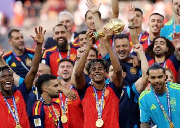 Campeã, Espanha deixa a sensação de estar apenas começando
