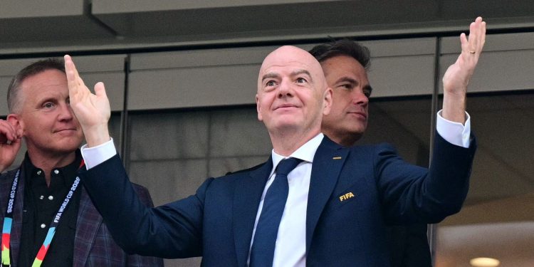Caso Balogun ganha novo capítulo: Parlamentares europeus pedem investigação contra Infantino
