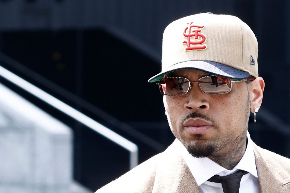 Chris Brown se declara culpado por briga em boate de Londres; confissão pode o livrar de outras acusações