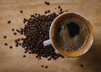 Chuvas atrasam colheita do café, e preços voltam a subir