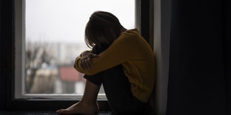 Cinco homens são acusados de abuso sexual contra a mesma adolescente de 14 anos, em Minnesota