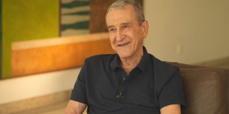 Com melhora no estado clínico, Parreira tem previsão de ser transferido para unidade semi-intensiva