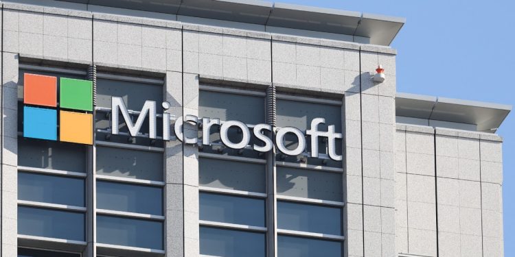 Com serviços de IA, 'nuvem' da Microsoft acelera e tem maior crescimento desde 2022