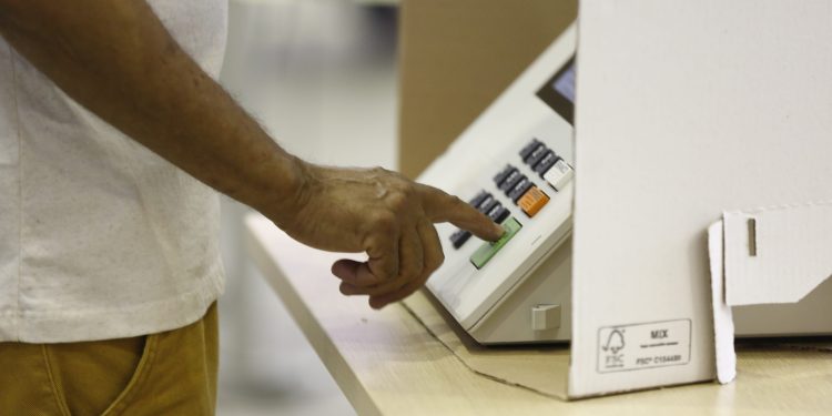 Como não votar no candidato errado