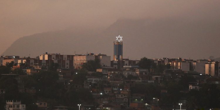 Confronto entre facções rivais no Complexo de Israel assusta moradores na tarde deste sábado