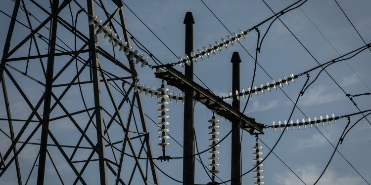 Conta de luz: bandeira tarifária permanece amarela em agosto, decide Aneel