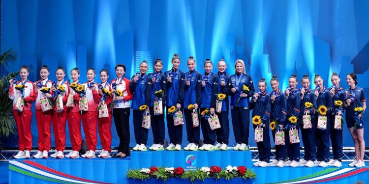 Copa do Mundo de Ginástica Rítmica: após ouro no sábado, Brasil conquista mais uma medalha na etapa de Milão