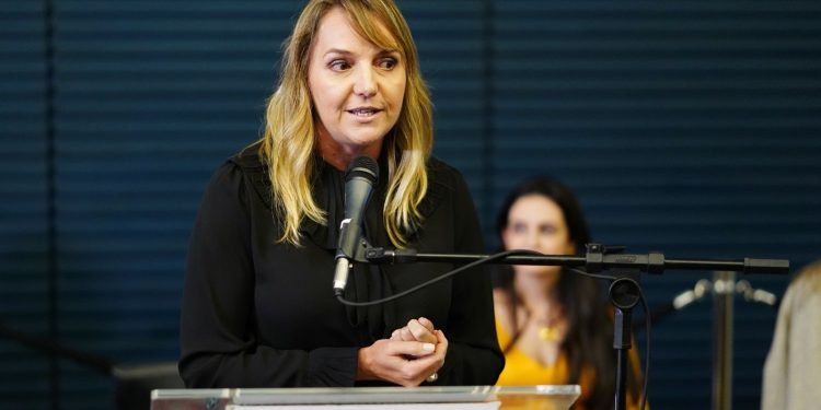 Dona da 'chave do cofre' e ex-braço direito de Lira: Tuca é apontada por Dino como quem dava suporte para Valdemar indicar emendas