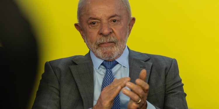 Em carta a católicos, PT foge de pauta de costumes e critica 'condutas parlamentares que transformam igrejas em palanques'