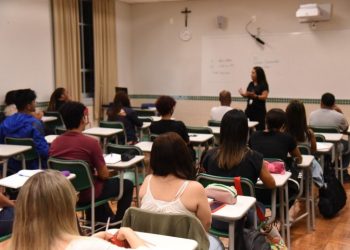 Ensino para jovens e adultos exige mais empenho das autoridades