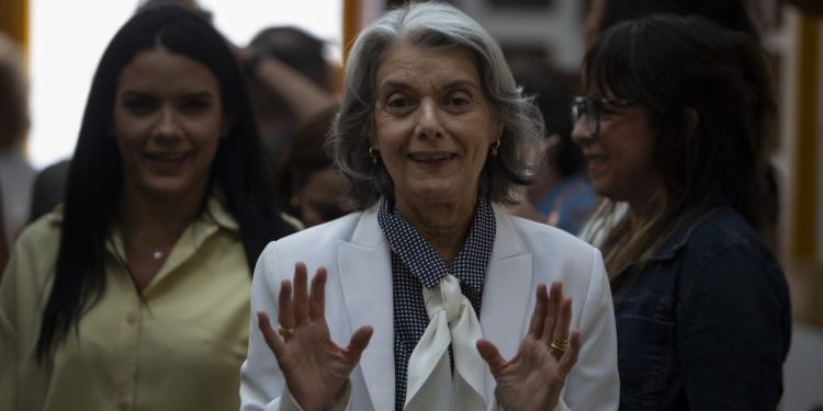 Entre direito e literatura, Cármen Lúcia defende 'constitucionalismo de pirraça' na Flip 2026: 'Arte é transgressão'